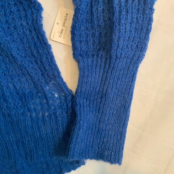 NWT Free People Lulu Blue Parrot V-neck Sweater size XS - Picture 5 of 9